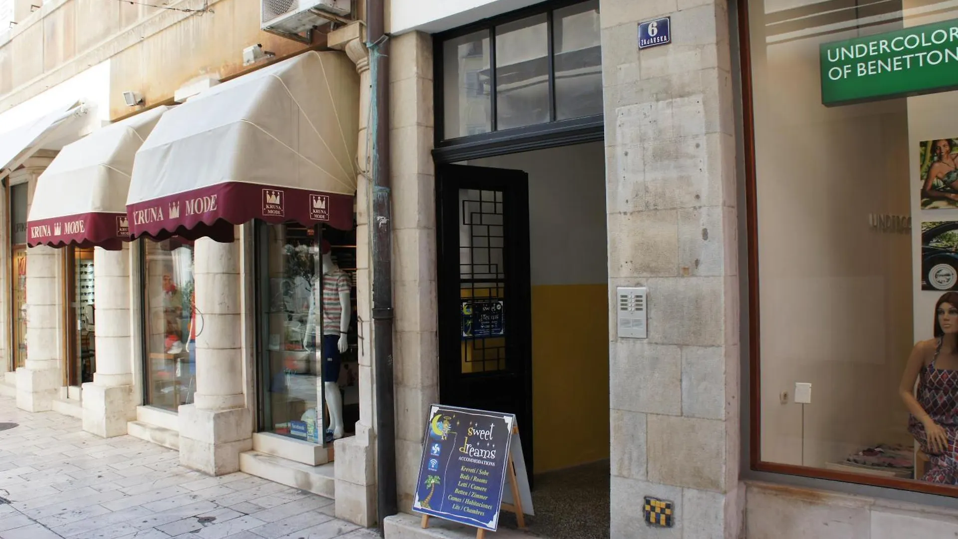Sweet Dreams Accommodation Split 0*,  Chorvatsko
