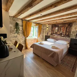 Vale Guest house