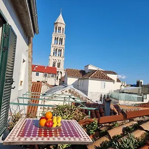 Malena Palace Experience Guest house